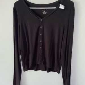 Black button up top!